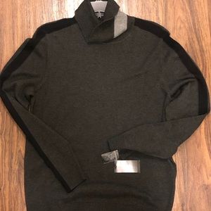 NWT ALFANI TURTLENECK